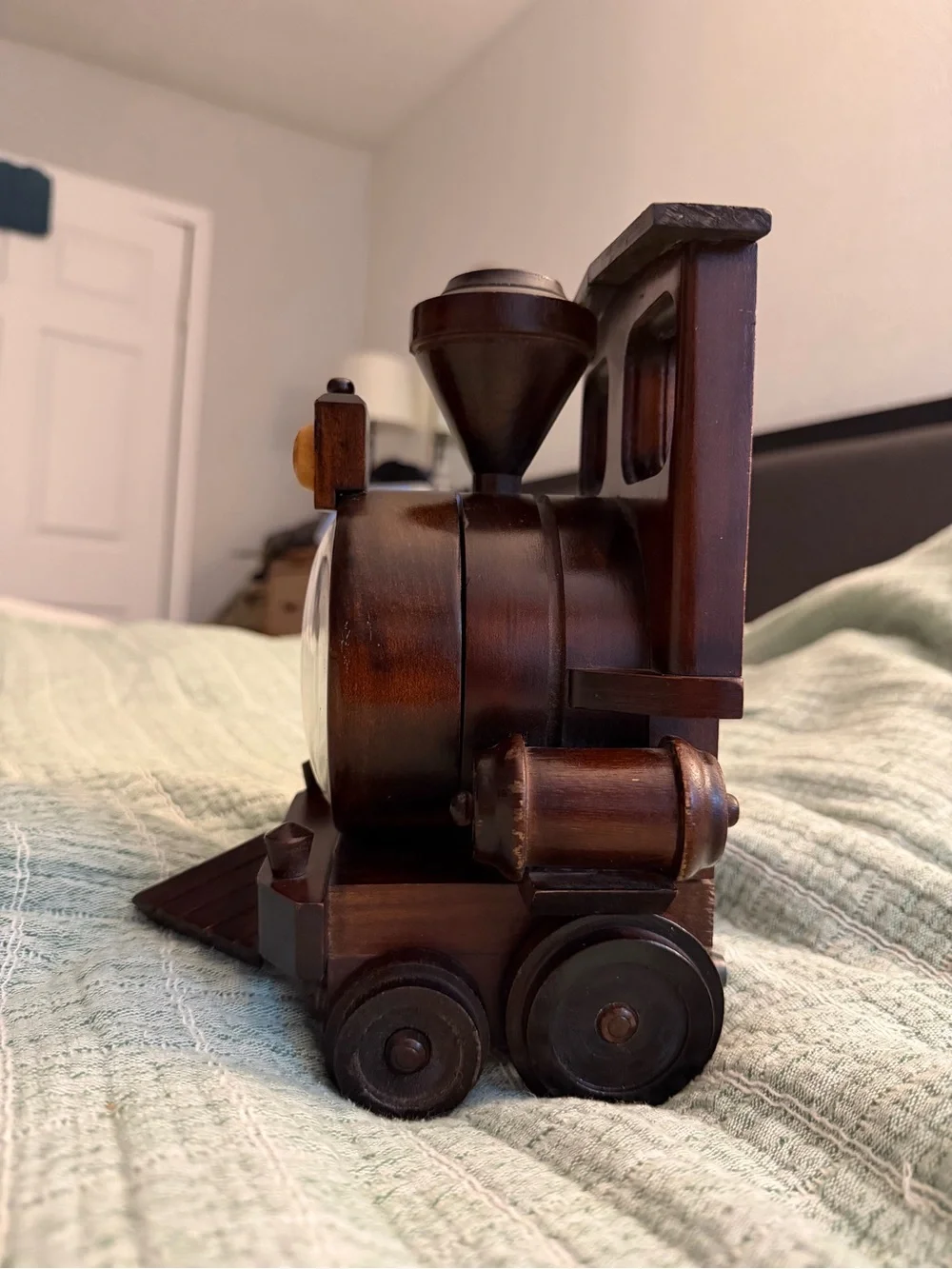 Vintage Wooden Railroad Steam Engine Quartz Train Clock Tochigi Tokei Co. Ltd